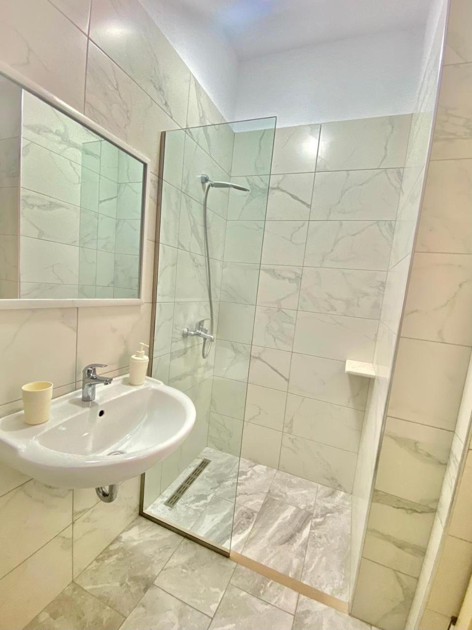Foti Rooms Himare Exterior photo