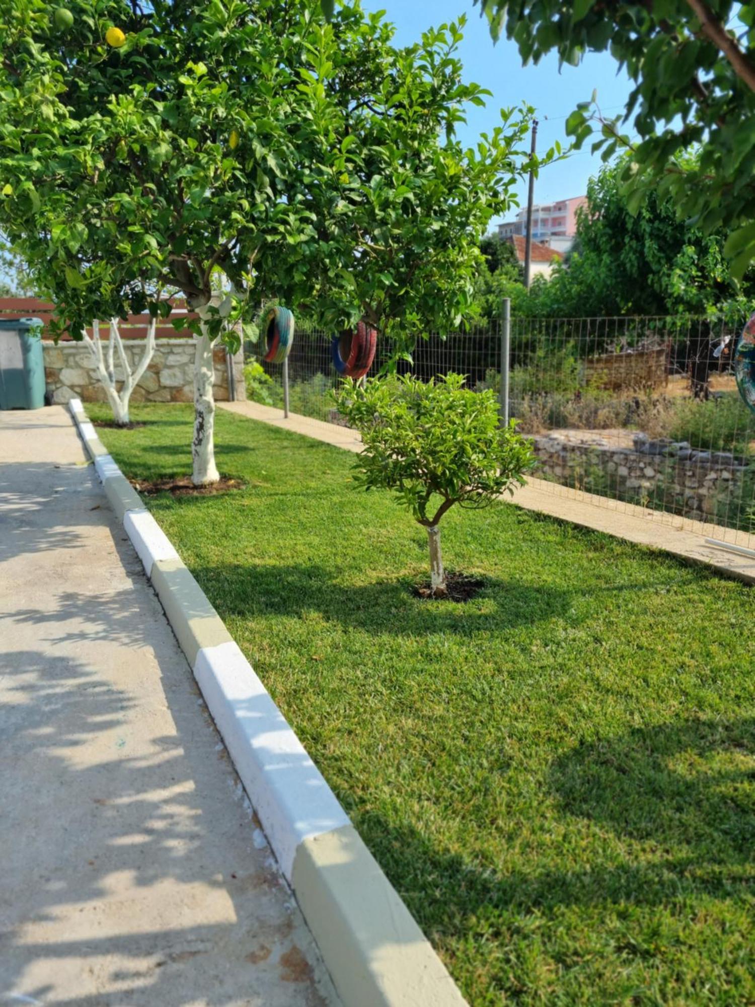 Foti Rooms Himare Exterior photo