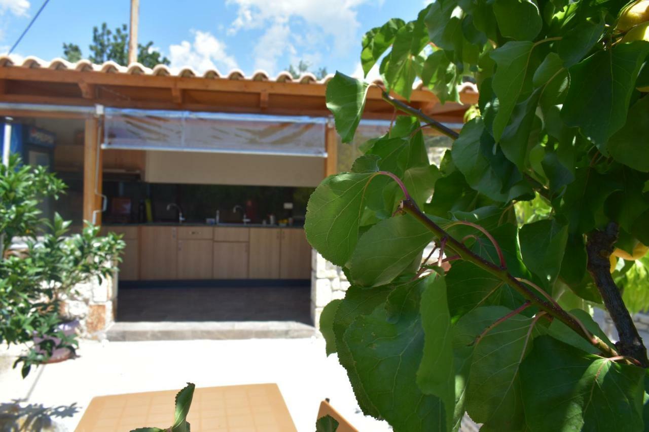 Foti Rooms Himare Exterior photo
